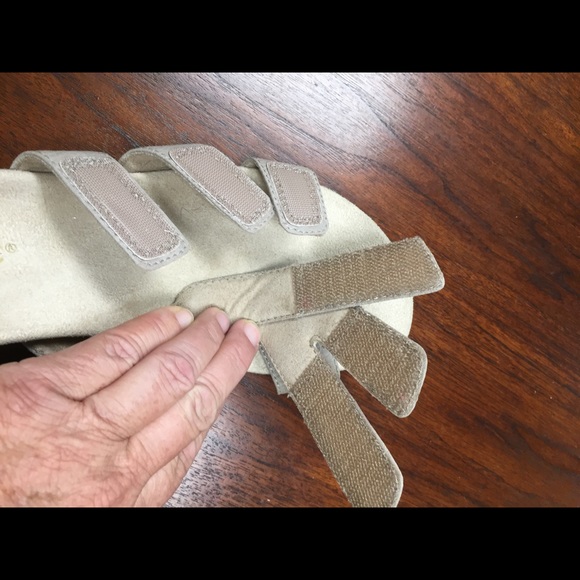 Vionic Tan/Cream W9 3 Adjustable Straps - Picture 8 of 9